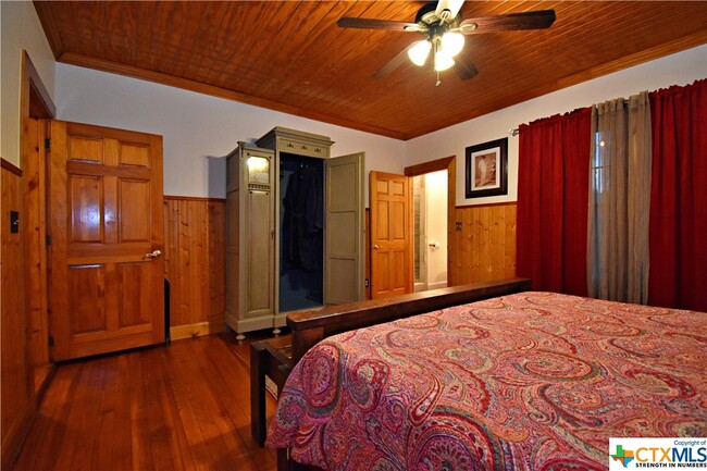 property at 1508 TX-46