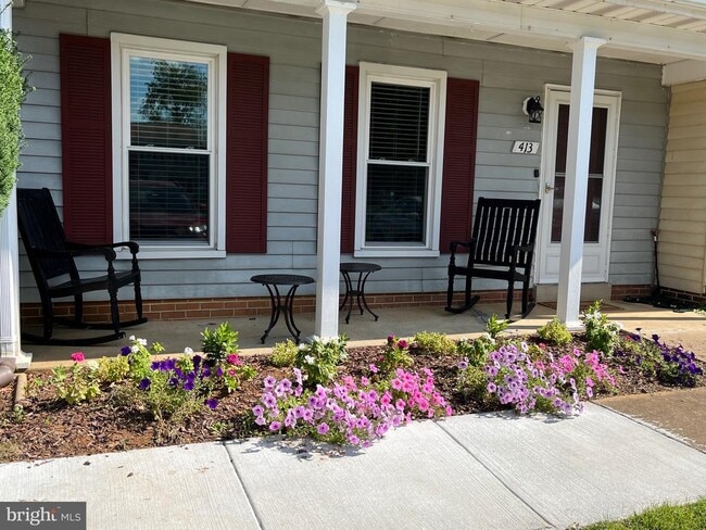 property at 413 Forest Ct