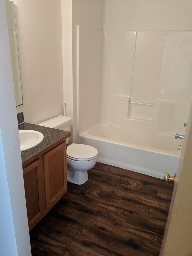 3339 Northwest Ave-Unit -3339-6 in Bellingham, WA - Building Photo - Building Photo