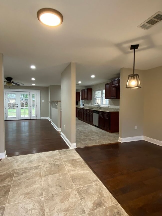 1218 Kabel Dr in New Orleans, LA - Building Photo - Building Photo