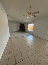 3800 Collier St in Bakersfield, CA - Foto de edificio - Building Photo