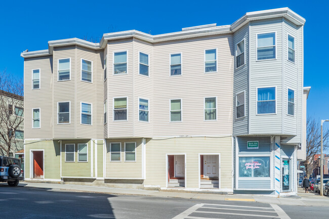 174-180 Maverick St in Boston, MA - Building Photo - Building Photo