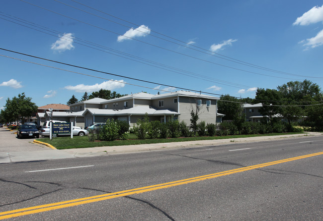 Bass Lake Court Townhomes in Crystal, MN - Building Photo - Building Photo