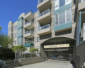 Mac Gregor Court in Vancouver, BC - Building Photo - Building Photo