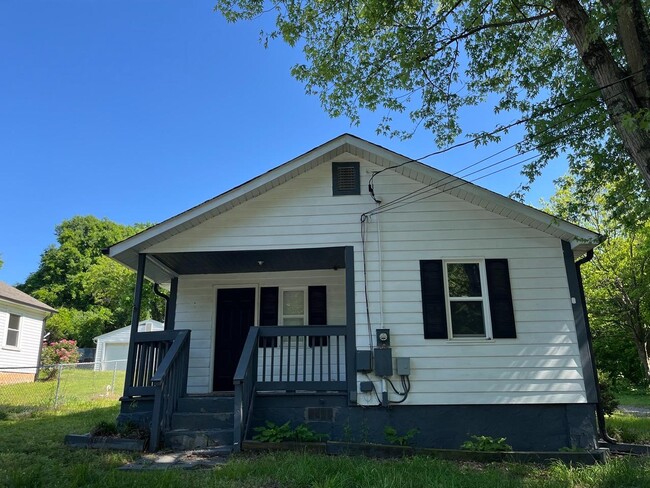 property at 1417 Essex Ave