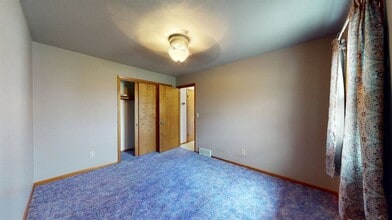 9 27th St NW in Minot, ND - Building Photo - Building Photo