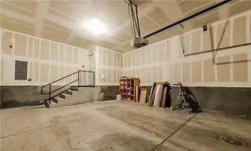 1343 Quiet Fox Way in Henderson, NV - Building Photo - Building Photo