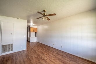 1801 Cheryl Dr in Caldwell, TX - Building Photo - Building Photo