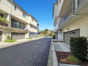 157 Cue Way in Hayward, CA - Building Photo - Building Photo