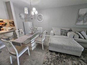 8600 NW 34th Pl in Sunrise, FL - Building Photo - Building Photo