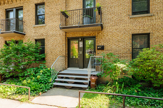 2268 Quesnel Rue in Montréal, QC - Building Photo - Building Photo