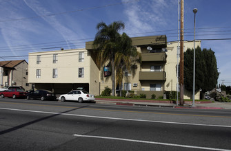 Vanowen Villas in Van Nuys, CA - Building Photo - Building Photo