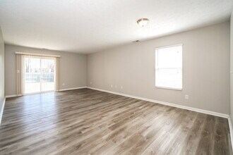 5145 Sandwood Dr in Indianapolis, IN - Building Photo - Building Photo