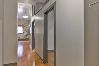 The Lofts at Silver in Macon, GA - Foto de edificio - Interior Photo
