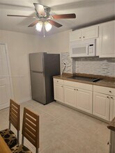 5712 Hollywood Blvd in Hollywood, FL - Building Photo - Building Photo