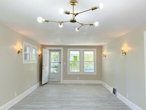 266 W Bennett Ave in Troy, MI - Building Photo - Building Photo