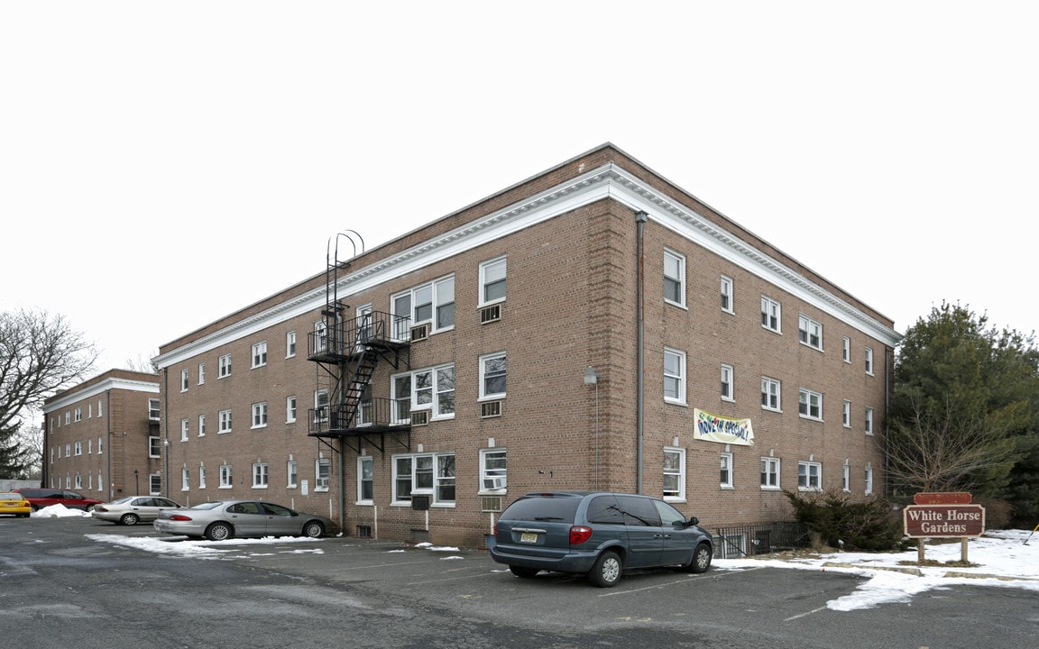 White Horse Gardens in Trenton, NJ - Building Photo