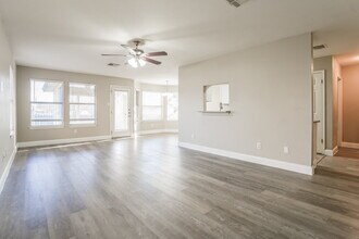 809 Bushmills Ct in Pflugerville, TX - Foto de edificio - Building Photo