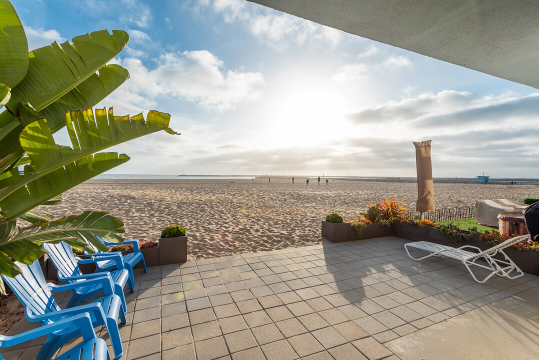 6307 Ocean Front Walk in Playa Del Rey, CA - Building Photo