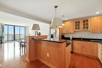 1025 MAXWELL Ln in Hoboken, NJ - Building Photo - Building Photo