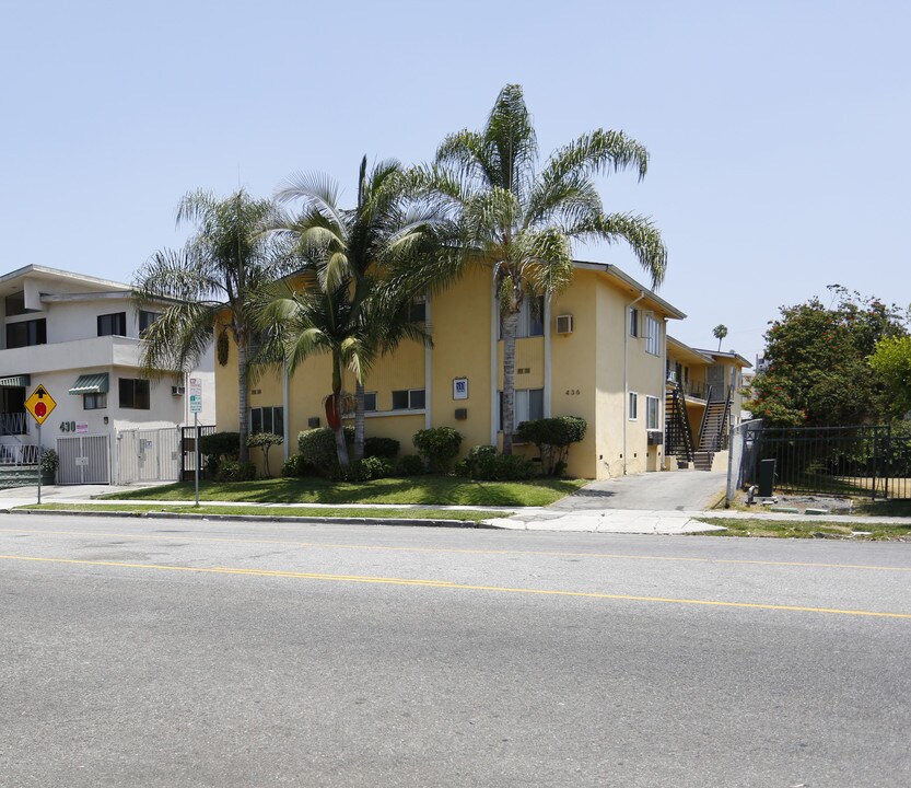 436 S Commonwealth Ave in Los Angeles, CA - Building Photo