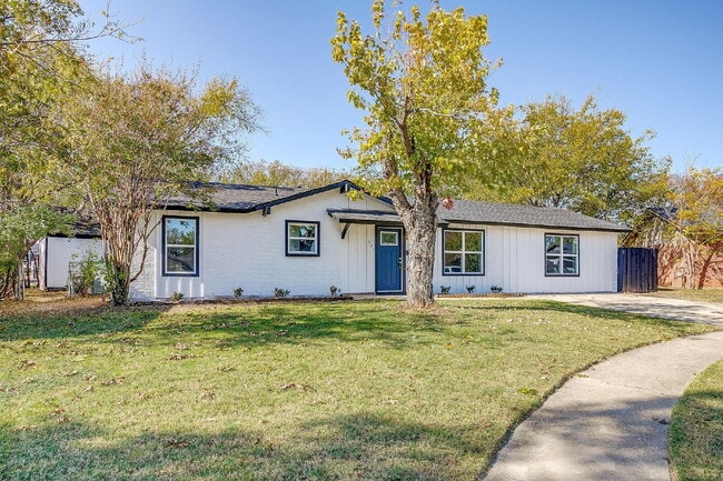 521 Mesquite Ave N in Crowley, TX - Building Photo - Building Photo