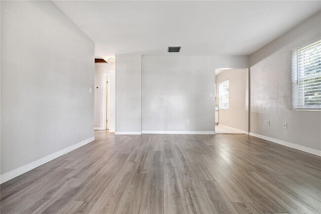 9314 N Ashley St in Tampa, FL - Building Photo - Building Photo