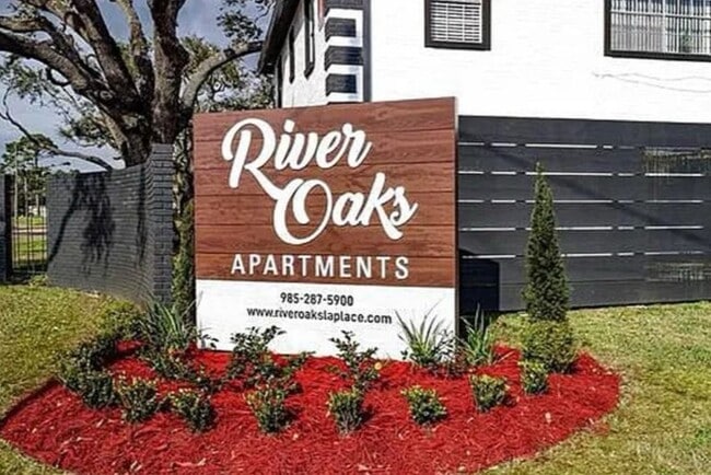 River Oaks Apartments