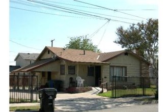 235 Virginia St in San Bernardino, CA - Foto de edificio - Building Photo