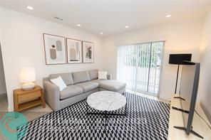 570 NE 64th St-Unit -3 in Miami, FL - Building Photo - Building Photo
