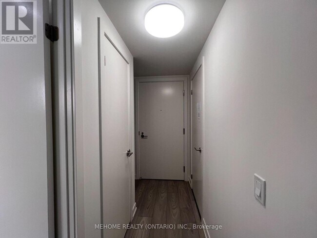 110 Broadway Ave in Toronto, ON - Building Photo - Building Photo