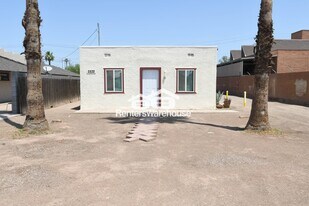 2532 E Adams St in Phoenix, AZ - Building Photo