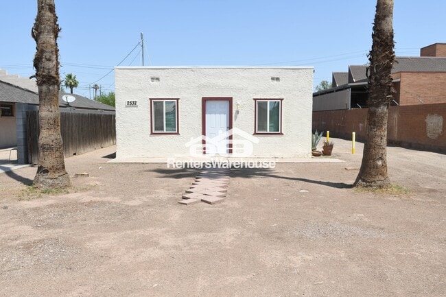 property at 2532 E Adams St