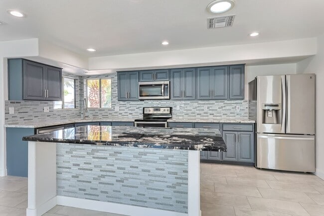 1317 E Fremont Dr in Tempe, AZ - Building Photo - Building Photo