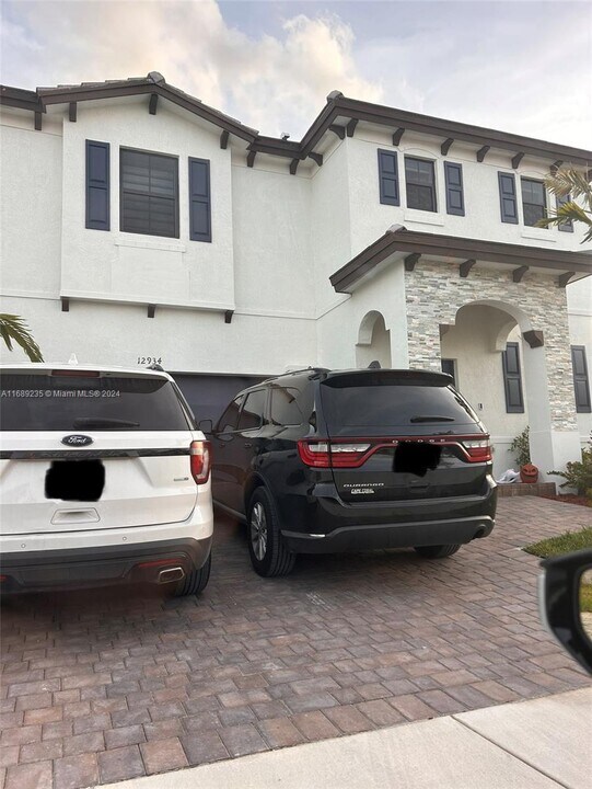 12934 SW 229th Ter-Unit -0 in Goulds, FL - Building Photo