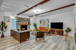 5918 Lattimer Dr in Houston, TX - Building Photo