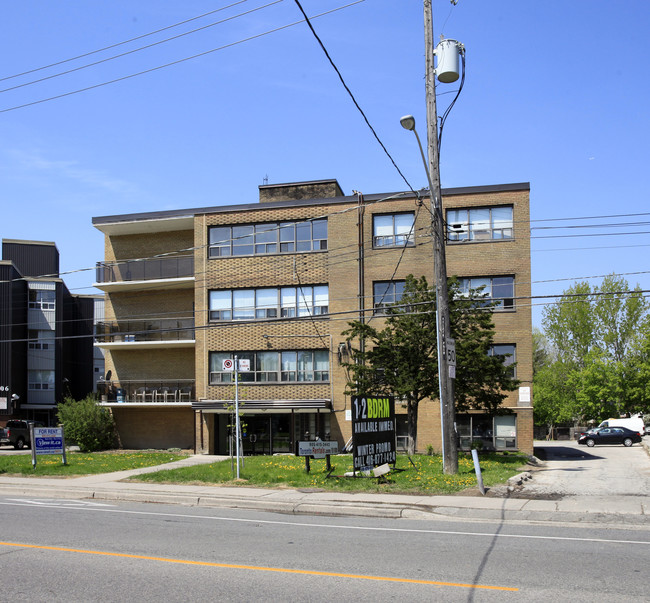 510 Dawes Rd in Toronto, ON - Building Photo - Building Photo