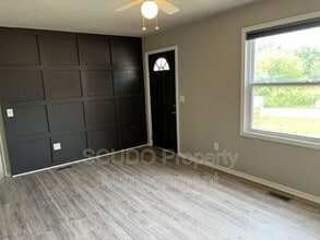 623 N Highland Dr in Independence, MO - Building Photo - Building Photo