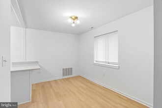 5005 Green Mountain Cir, Unit 4 in Columbia, MD - Building Photo - Building Photo