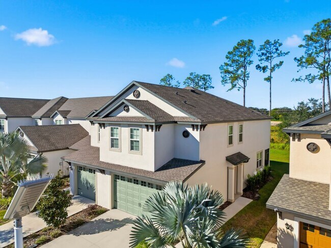 11405 Cay Spruce Wy in San Antonio, FL - Foto de edificio - Building Photo