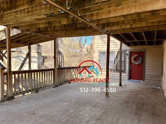 property at 402 N Fredericksburg St