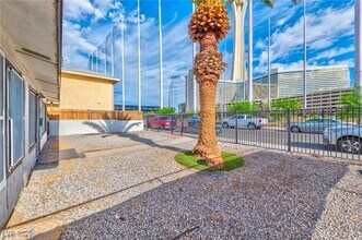 130 W Chicago Ave in Las Vegas, NV - Building Photo - Building Photo