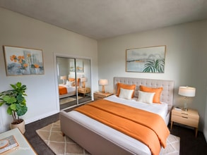 Cliff Manor Apartments in Garden Grove, CA - Building Photo - Building Photo