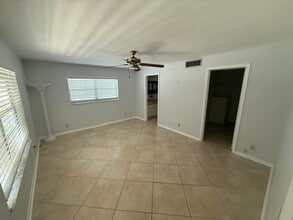 127 Mayfield Rd in Lantana, FL - Building Photo - Building Photo