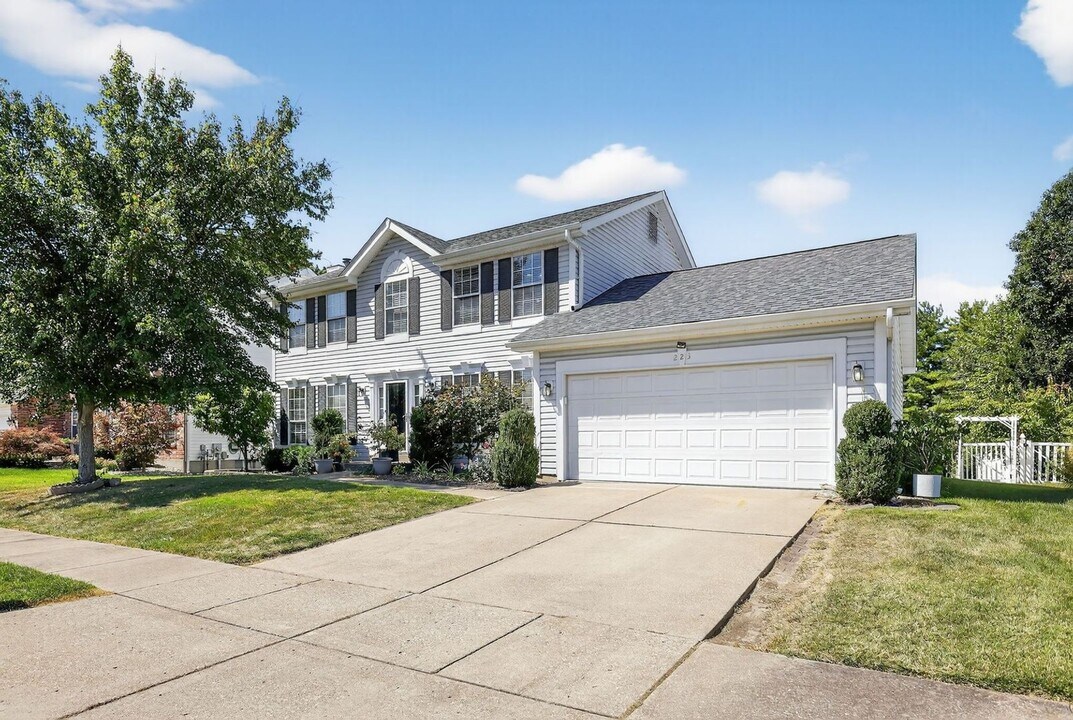 223 Cherry Hills Meadows Dr in Wildwood, MO - Building Photo