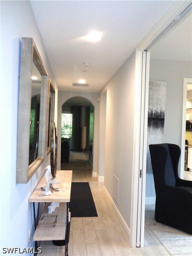 575 El Camino Real in Naples, FL - Building Photo - Building Photo