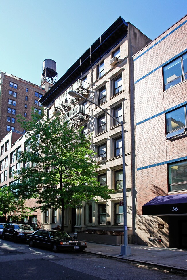 10 W 93rd St in New York, NY - Foto de edificio - Building Photo
