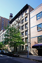 10 W 93rd St in New York, NY - Building Photo - Building Photo