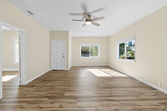 1232 Eggleston St in Napa, CA - Building Photo - Building Photo