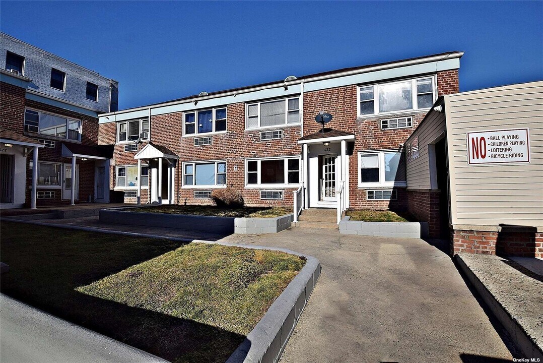 431 E Broadway-Unit -1A in Long Beach, NY - Foto de edificio